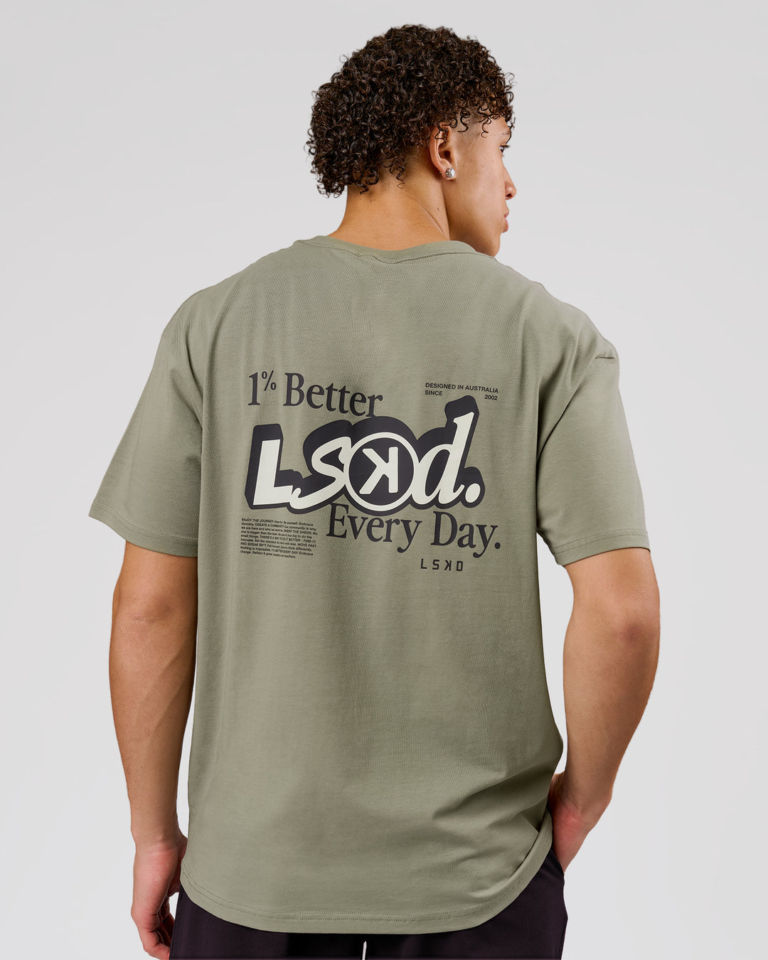 Man wearing Blended FLXCotton Oversize Tee  - Fog | Model:Leandro | Size:M - view 2