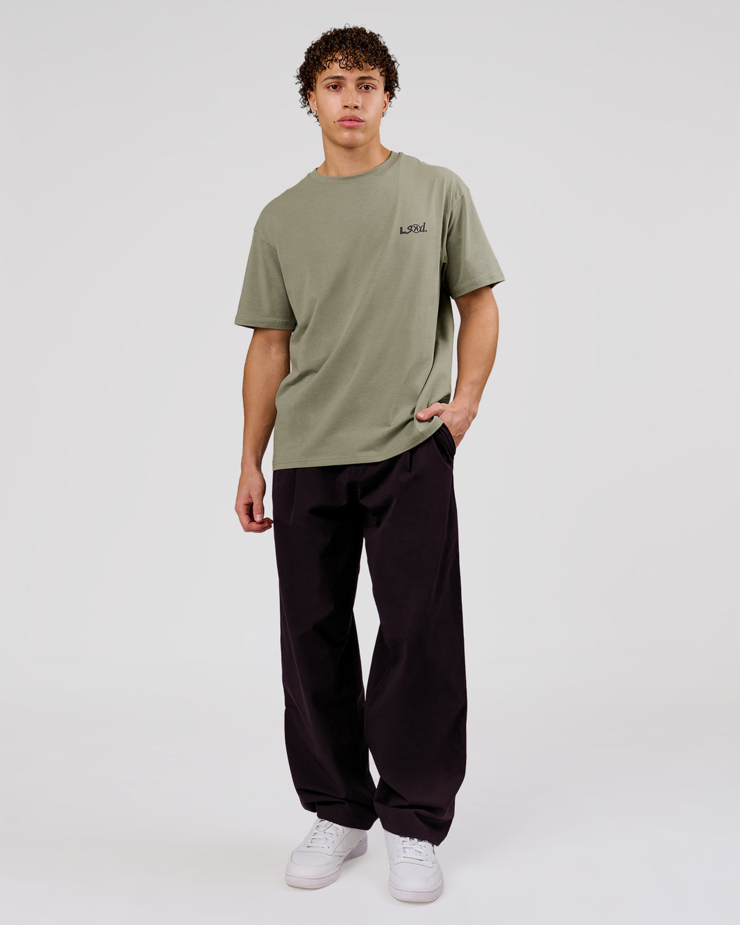 Man wearing Blended FLXCotton Oversize Tee  - Fog | Model:Leandro | Size:M - view 12