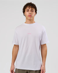 Man wearing Magma FLXCotton Oversize Tee  - White-Pink Rose | Model:Leandro | Size:M | Thumbnail Index: 13
