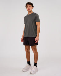 Man wearing Pace Running Tee 3.0  - Dark Storm | Model:Leandro | Size:M | Thumbnail Index: 3