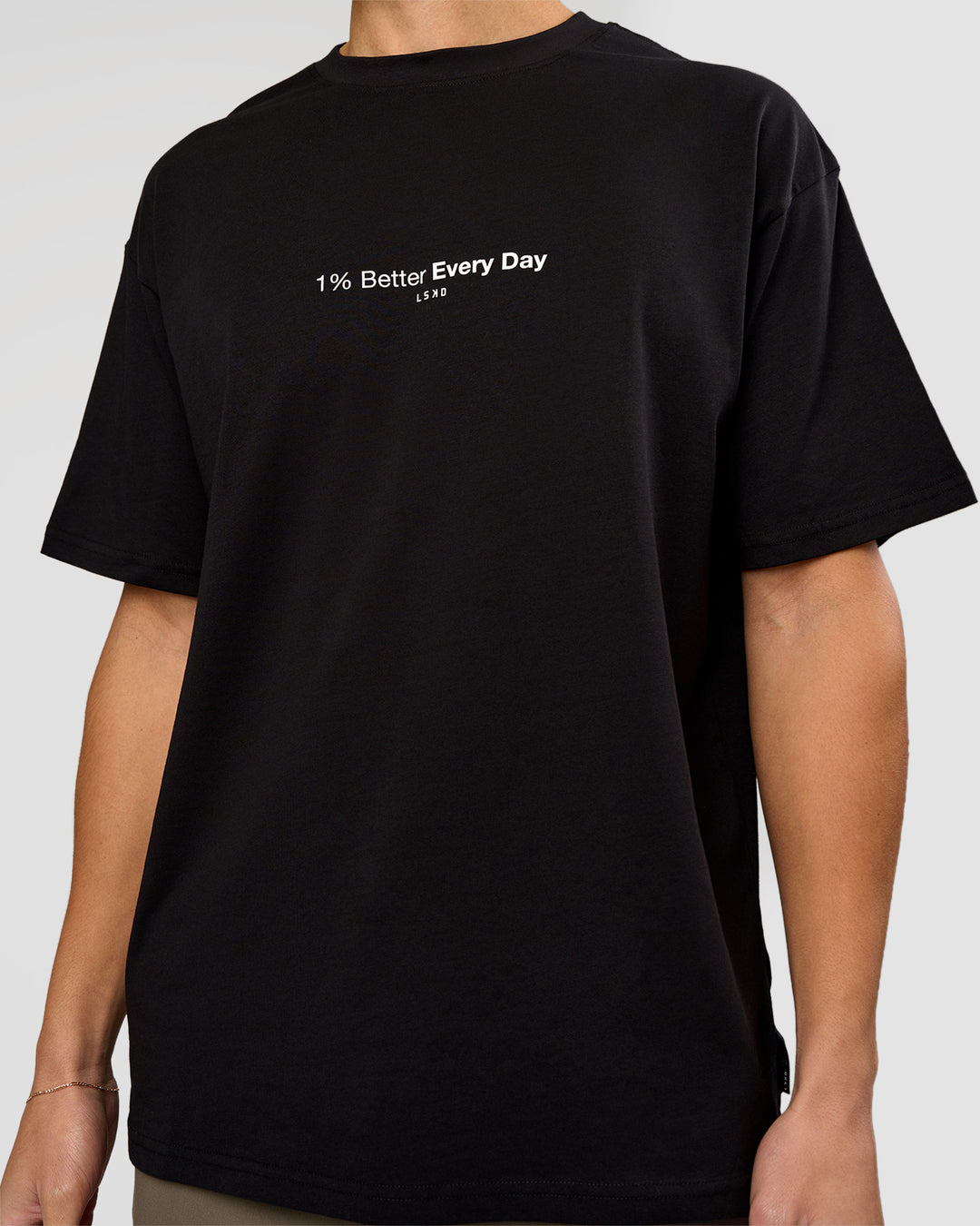 Man wearing VS6 1% Better FLXCotton Oversize Tee - Black | Model:Leandro | Size:M - view 11