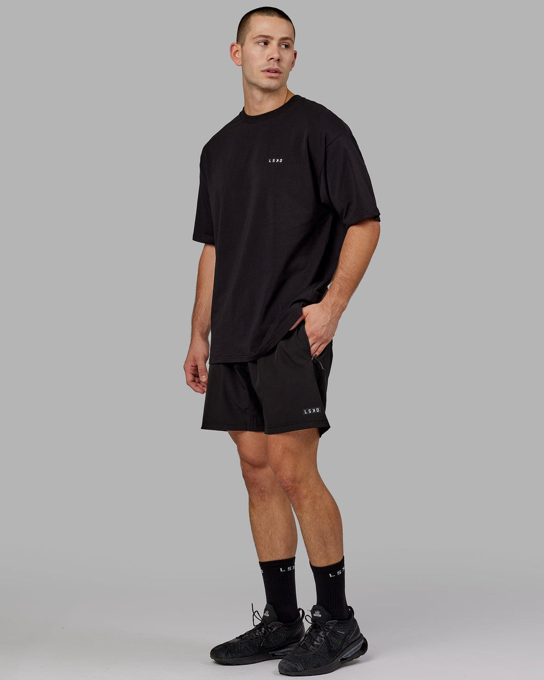 Man wearing Unisex VS6 FLXCotton Tee Oversize - Black-White - view 10