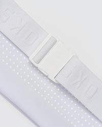 Studio image of Accelerate Run Belt - White-Reflective | Thumbnail Index: 3