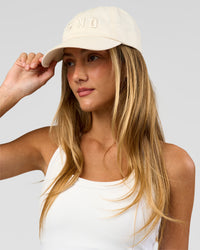 Woman wearing Daily Cap - Vaporous Gray | Model:Cap | Size:DAILY | Thumbnail Index: 3