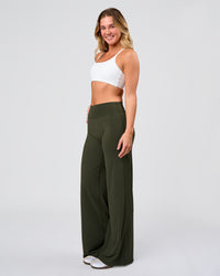 Woman wearing Elixir High-Rise Pant - Pure Olive | Model:Amity | Size:S | Thumbnail Index: 2