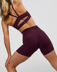 Woman wearing O.G. Fusion Ultra High-Rise 6" Short Pockets - Cherry Lacquer | Model:Amity | Size:S | Thumbnail Index: 3
