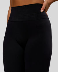 Woman wearing Luxe V-Contour High-Rise Full Length Legging - Black | Model:Bianca | Size:S | Thumbnail Index: 8