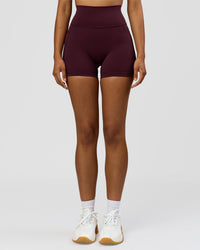 Woman wearing Fusion Ultra High-Rise 4" Short Pockets - Cherry Lacquer | Model:Jordan | Size:S | Thumbnail Index: 5