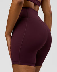 Woman wearing Fusion Ultra High-Rise 6" Short Pockets - Cherry Lacquer | Model:Jordan | Size:S | Thumbnail Index: 6