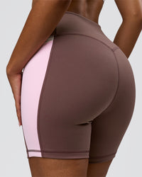 Woman wearing Fusion V-Contour Ultra High-Rise 6" Short Pockets - Cocoa Powder-Marshmallow-White | Model:Jordan | Size:S | Thumbnail Index: 4