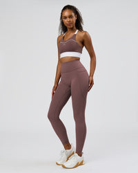 Woman wearing Fusion V-Contour Ultra High-Rise Full Length Legging Pockets - Cocoa Powder | Model:Jordan | Size:S | Thumbnail Index: 4