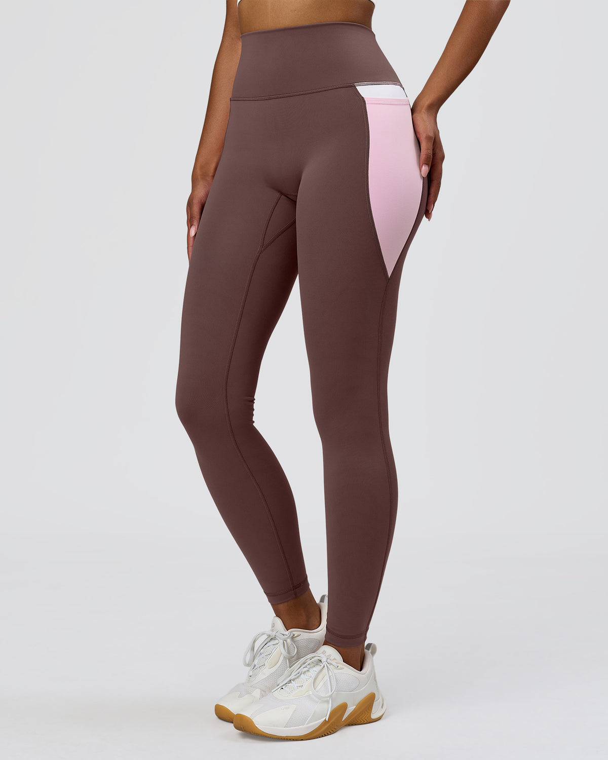 Woman wearing Fusion V-Contour Ultra High-Rise Full Length Legging Pockets - Cocoa Powder-Marshmallow-White | Model:Jordan | Size:S - view 1
