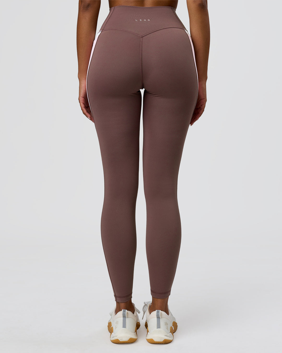 Woman wearing Fusion V-Contour Ultra High-Rise Full Length Legging Pockets - Cocoa Powder-Marshmallow-White | Model:Jordan | Size:S - view 2