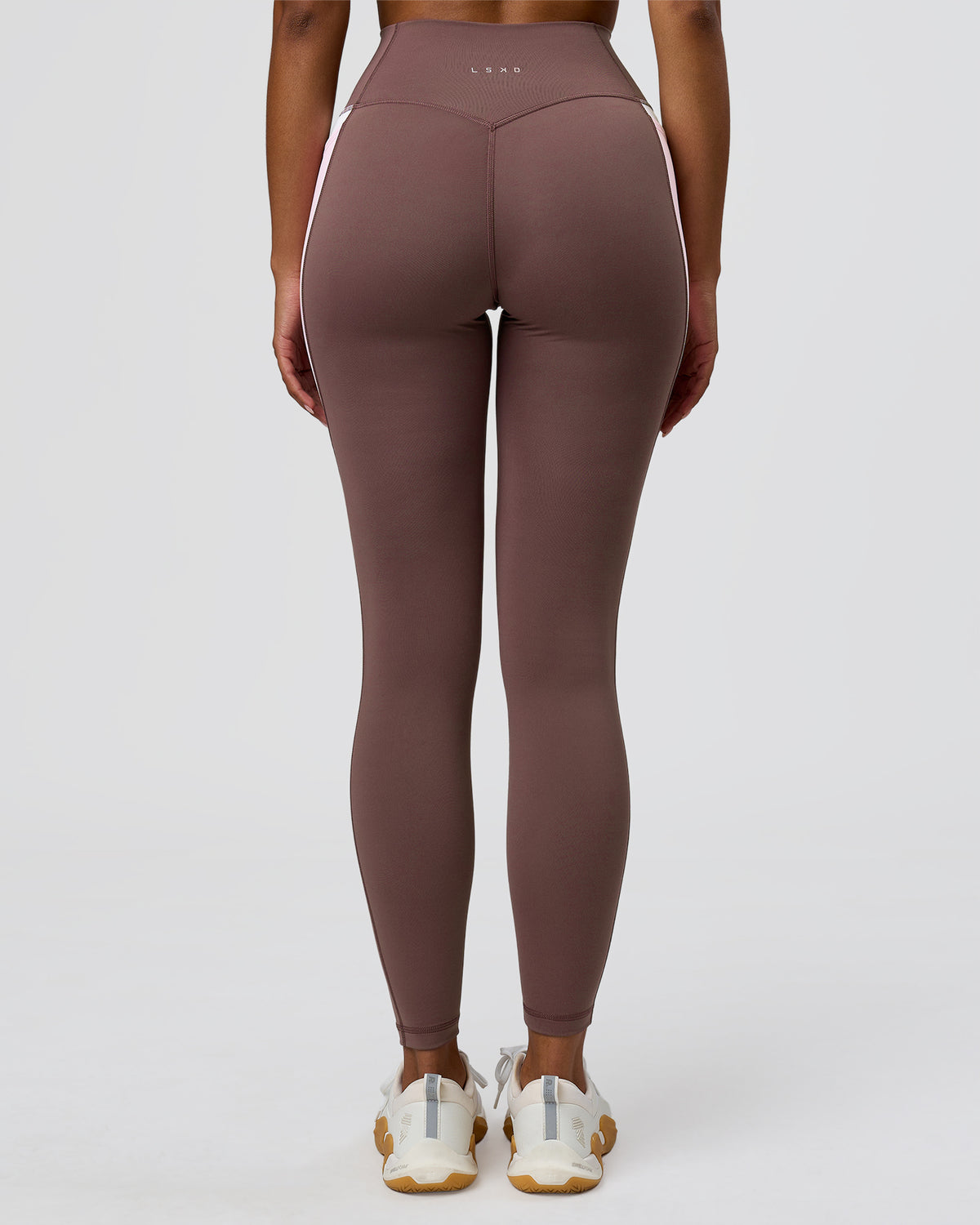 Woman wearing Fusion V-Contour Ultra High-Rise Full Length Legging Pockets - Cocoa Powder-Marshmallow-White | Model:Jordan | Size:S - view 2
