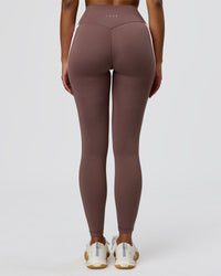 Woman wearing Fusion V-Contour Ultra High-Rise Full Length Legging Pockets - Cocoa Powder-Marshmallow-White | Model:Jordan | Size:S | Thumbnail Index: 1