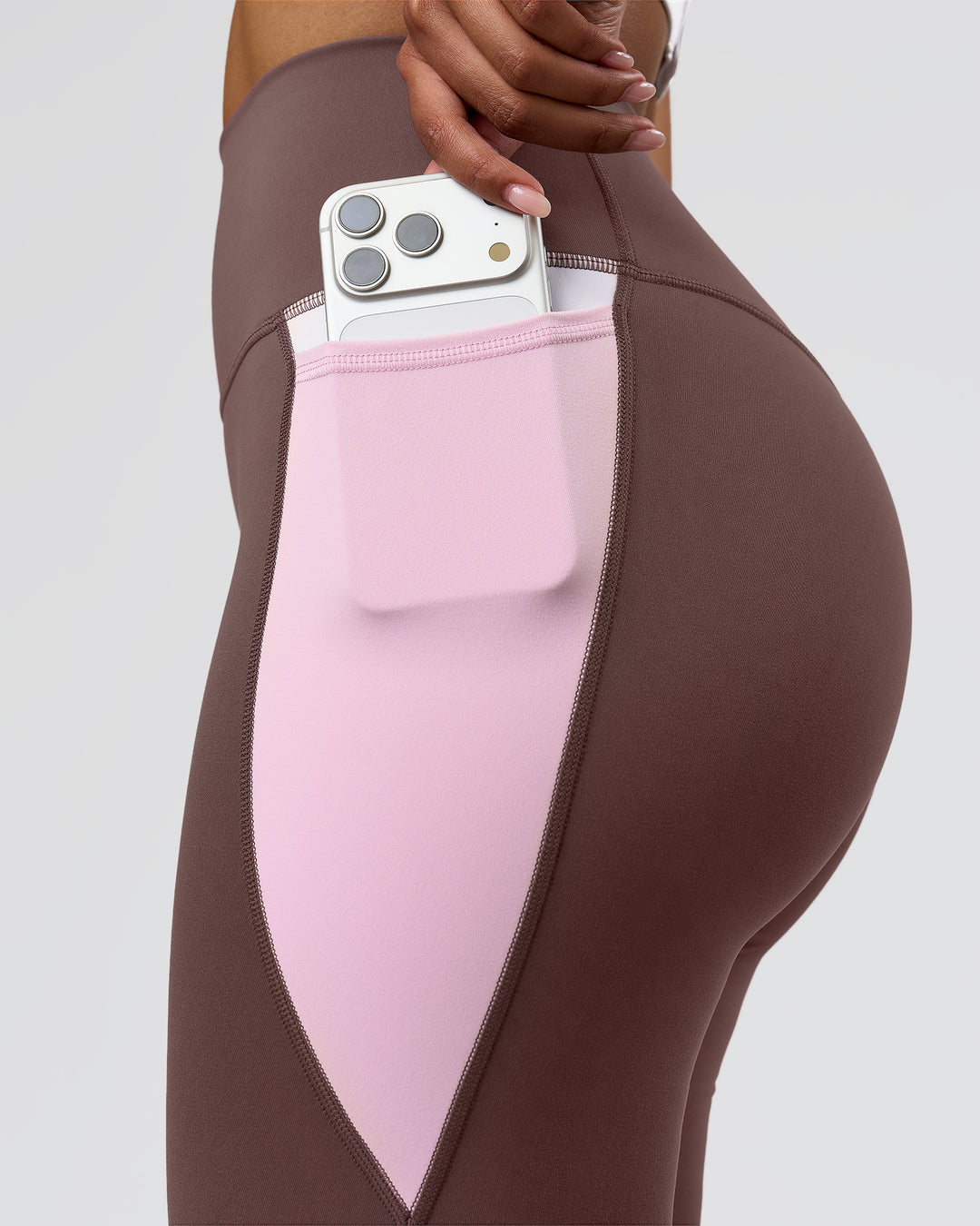 Woman wearing Fusion V-Contour Ultra High-Rise Full Length Legging Pockets - Cocoa Powder-Marshmallow-White | Model:Jordan | Size:S - view 8