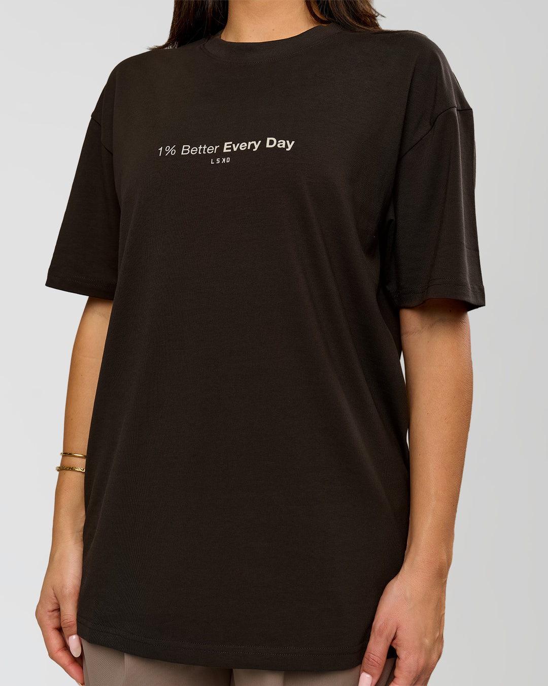 Woman wearing VS6 1% Better FLXCotton Oversize Tee - Ground Coffee | Model:Bianca | Size:XS - view 5