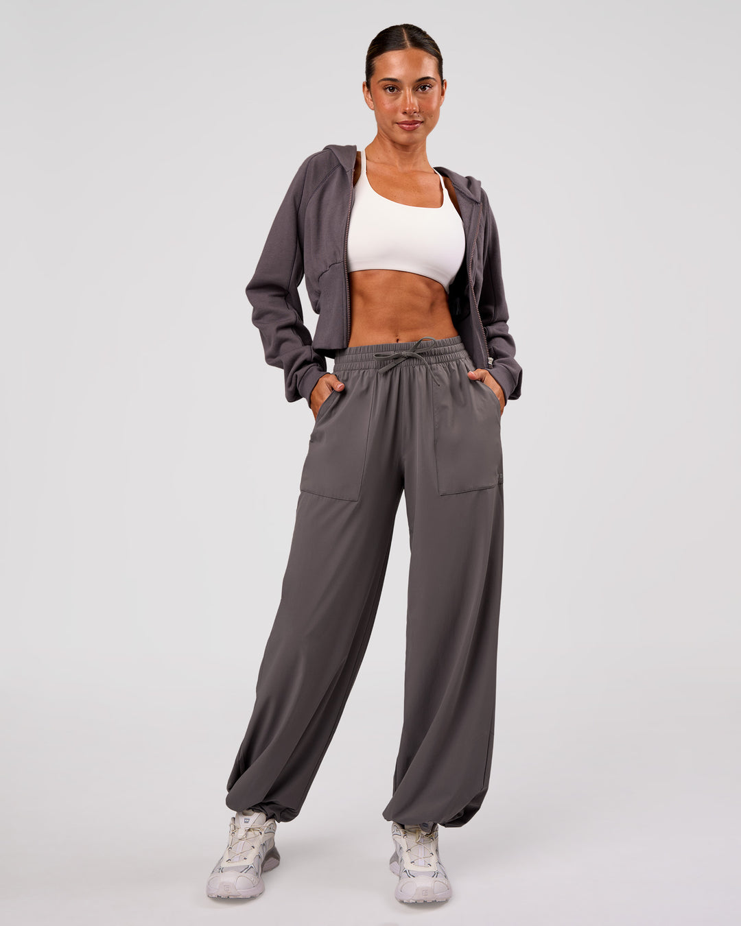 Woman wearing Bend Woven Pant - Duskstone | Model:Charli | Size:XS - view 11