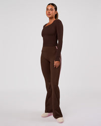 Woman wearing Horizon Long Sleeve Tee - Hot Chocolate | Model:Charli | Size:XS | Thumbnail Index: 7