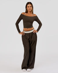 Woman wearing Stride Wide Leg Pant - Ground Coffee | Model:Charli | Size:XS | Thumbnail Index: 5