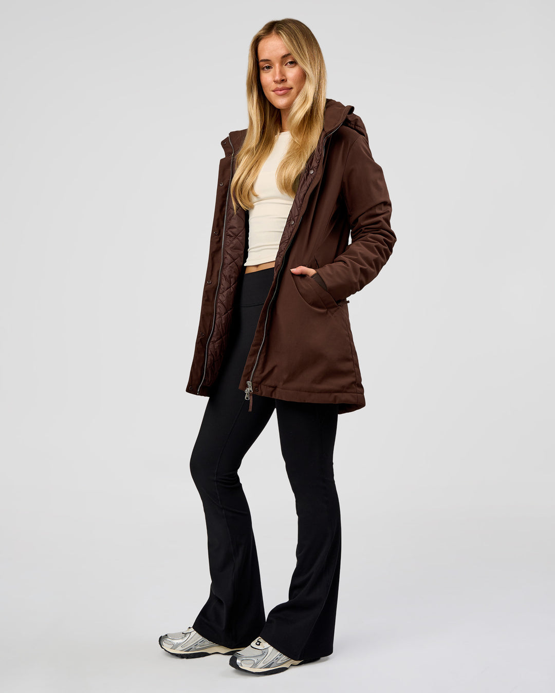 Woman wearing Auxiliary 2.0 Longline Jacket - Hot Chocolate | Model:Issy | Size:XS - view 4