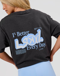 Woman wearing Blended FLXCotton Oversize Tee  - Black Washed | Model:Issy | Size:XS | Thumbnail Index: 17
