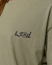 Woman wearing Blended FLXCotton Oversize Tee  - Fog | Model:Issy | Size:XS | Thumbnail Index: 16