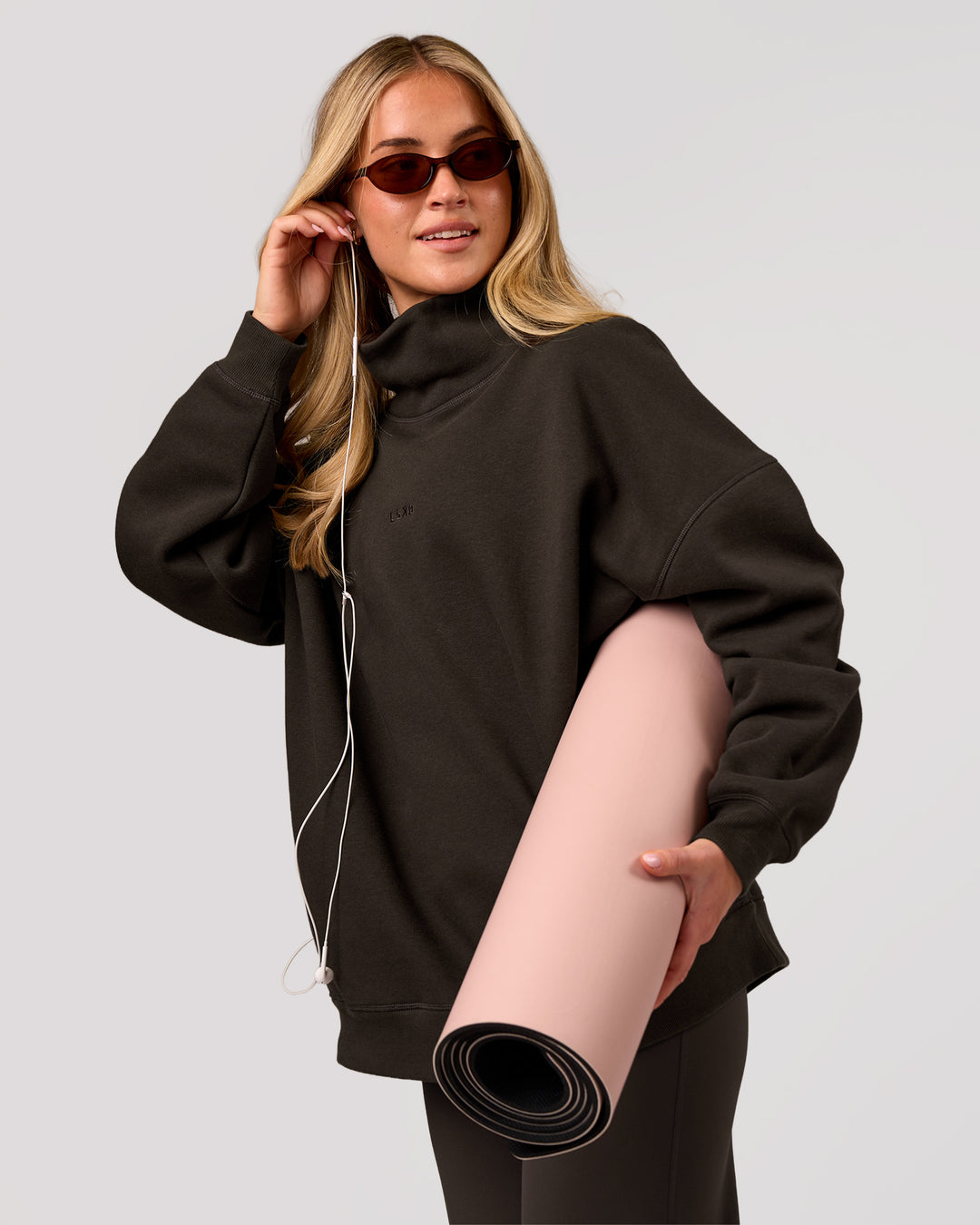 Woman wearing Go-To Oversized Mock Neck Sweater - Ground Coffee | Model:Issy | Size:XS - view 13