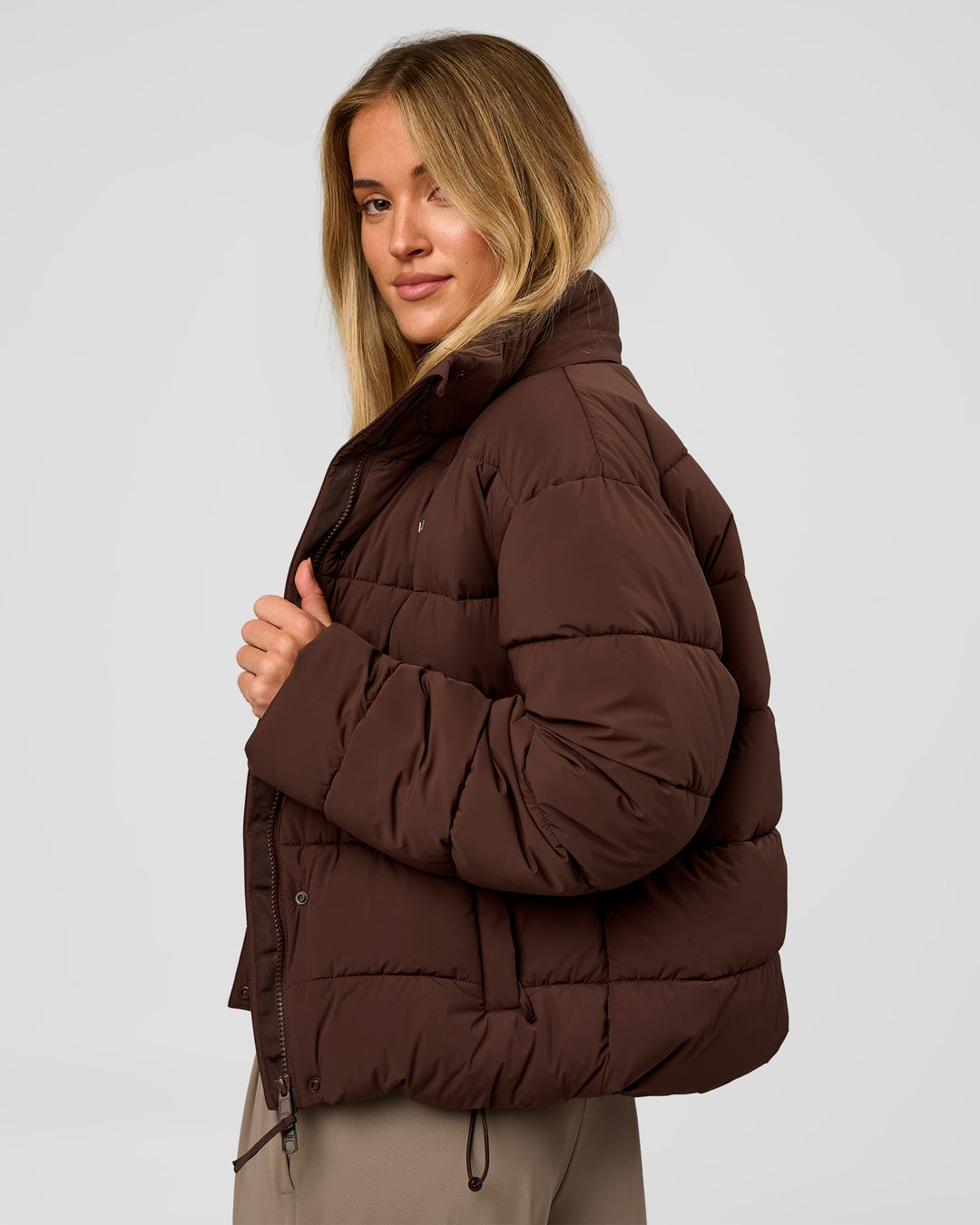 Woman wearing Go-To Puffer Jacket - Hot Chocolate | Model:Issy | Size:XS - view 11