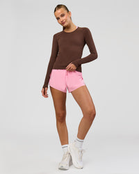 Woman wearing AeroFLX+ Seamless Long Sleeve Tee - Hot Chocolate/Hot Chocolate | Model:Taneisha | Size:XS | Thumbnail Index: 5