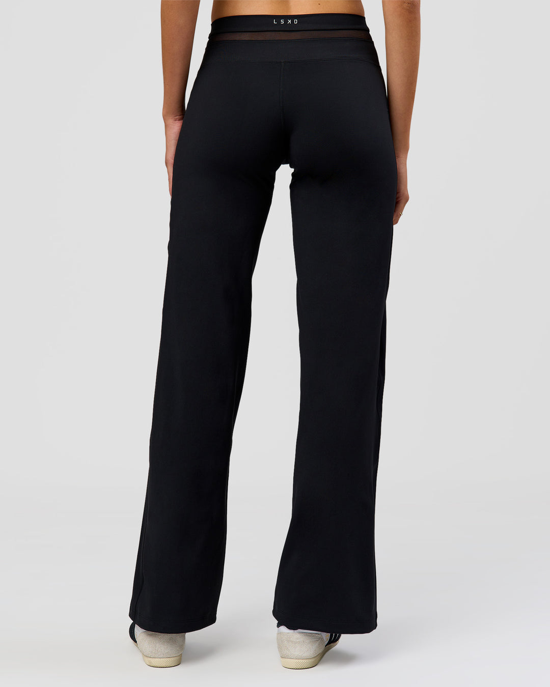 Woman wearing Dare Wide Leg Pant - Black | Model:Taneisha | Size:XS - view 10
