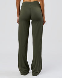 Woman wearing Elixir High-Rise Tall Pant - Pure Olive | Model:Taneisha | Size:XS | Thumbnail Index: 3
