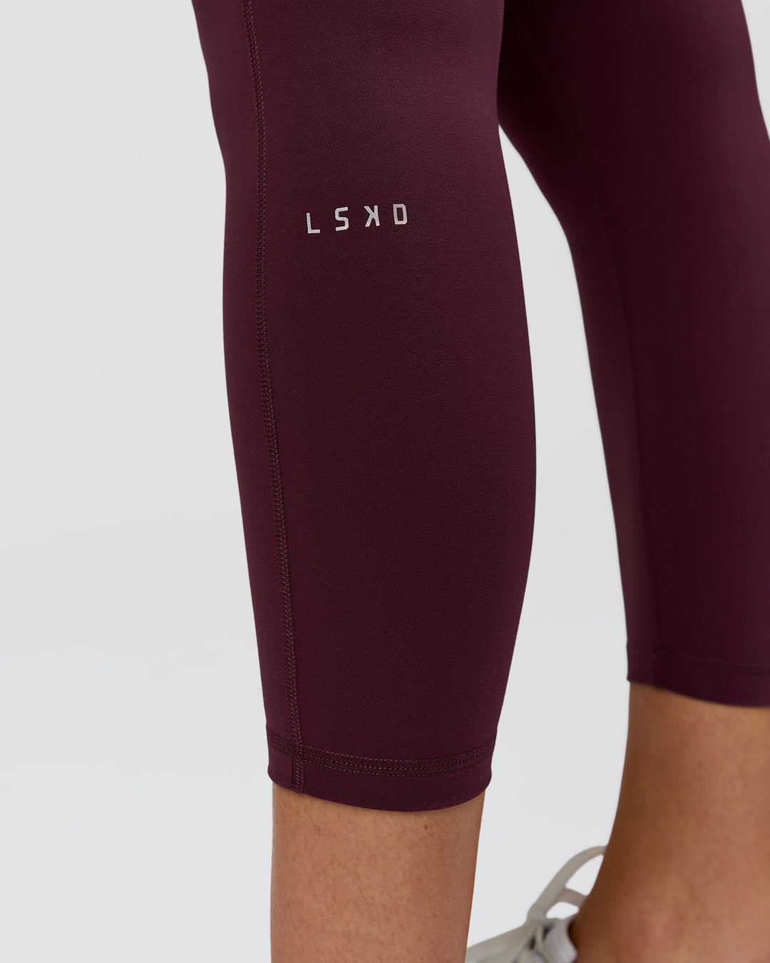 Woman wearing Fusion High-Rise 7/8 Legging Pockets - Cherry Lacquer | Model:Taneisha | Size:XS - view 6