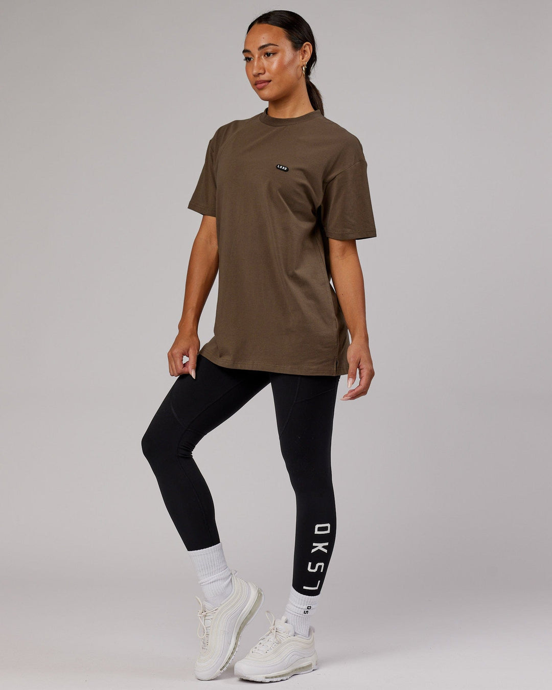  Woman wearing Unisex Capsule FLXCotton Tee Oversize - Army Green - view 5
