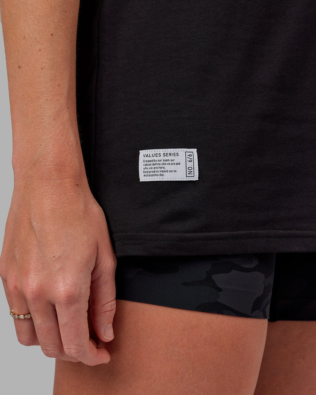 Woman wearing Unisex VS6 FLXCotton Tee Oversize - Black-White - view 8