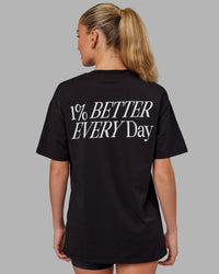 Woman wearing Unisex VS6 FLXCotton Tee Oversize - Black-White | Thumbnail Index: 1