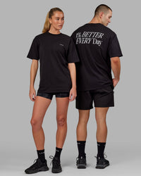 Woman wearing Unisex VS6 FLXCotton Tee Oversize - Black-White | Thumbnail Index: 0